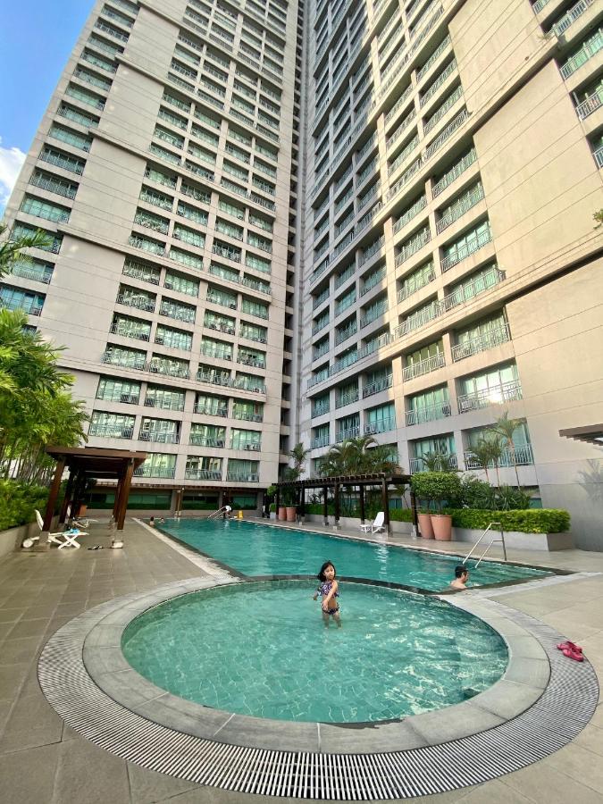 Ortigas 2 Bedroom Corner Unit With 2 Queen Across Shangrila Manila Exteriér fotografie