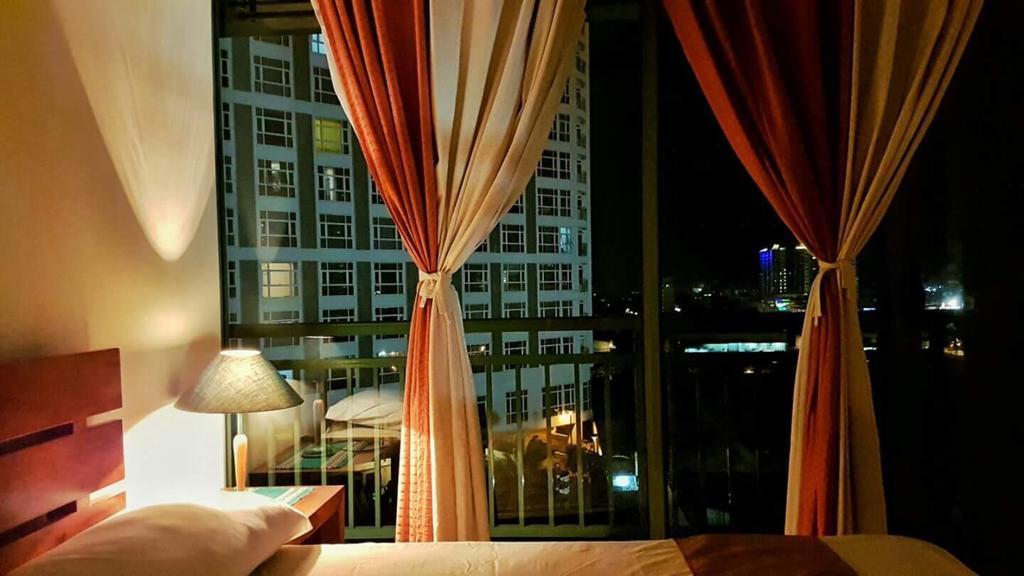 Ortigas 2 Bedroom Corner Unit With 2 Queen Across Shangrila Manila Exteriér fotografie