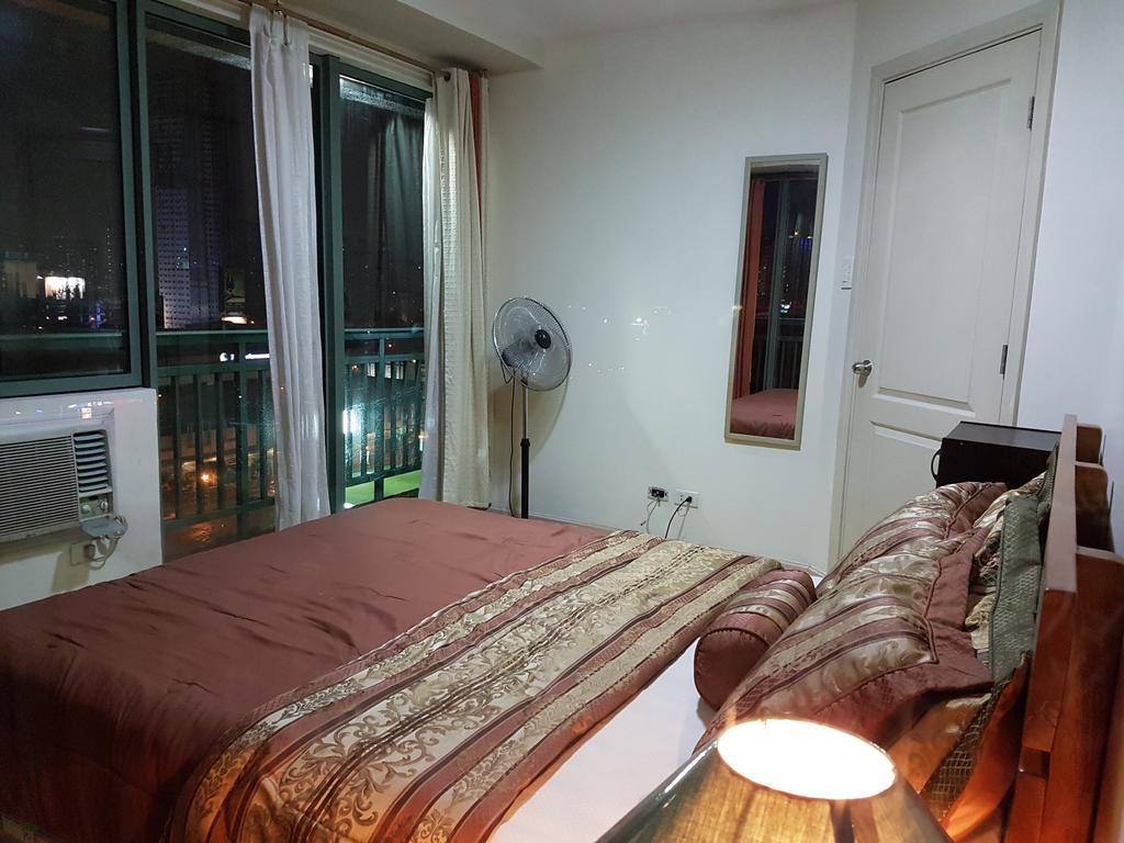 Ortigas 2 Bedroom Corner Unit With 2 Queen Across Shangrila Manila Exteriér fotografie